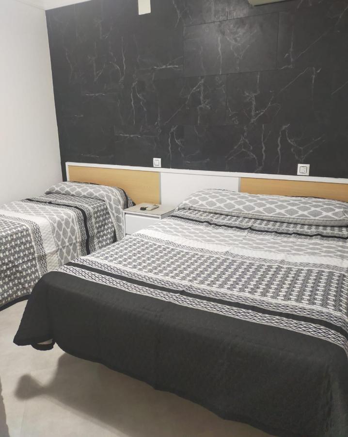 Hostal La Campana La Línea de la Concepción Dış mekan fotoğraf