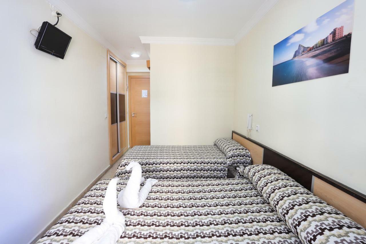 Hostal La Campana La Línea de la Concepción Dış mekan fotoğraf