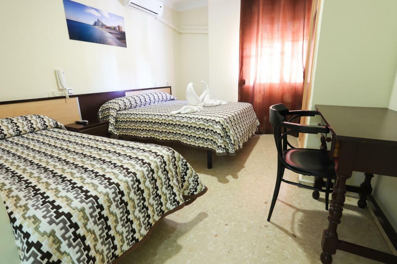 Hostal La Campana La Línea de la Concepción Dış mekan fotoğraf